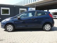 Gebraucht Ford Fiesta Ambiente 60 PS (44 kW) 2014 Blazerblau Kleinwagen