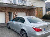 Gebraucht BMW 525 212 PS (155 kW) 2005 Silber Limousine