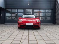 Gebraucht Porsche Taycan 4 319 kW (435 PS) 2025 Rot Limousine