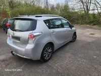 Gebraucht Toyota Verso 126 PS (92 kW) 2010 Silber Van / Kleinbus