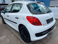 Gebraucht Peugeot 207 Filou 73 PS (53 kW) 2008 Weiß Kleinwagen