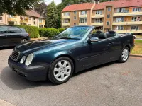 Gebraucht Mercedes CLK230 197 PS (144 kW) 2001 Blau Cabrio