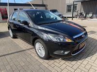 Gebraucht Ford Focus Titanium 101 PS (74 kW) 2010 Rot Limousine