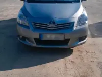Gebraucht Toyota Verso 147 PS (108 kW) 2011 Silber Van / Kleinbus