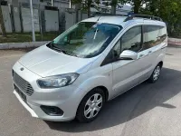 Gebraucht Ford Tourneo 101 PS (74 kW) 2018 Silber Kombi