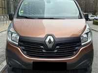 Gebraucht Renault Trafic Expression 145 PS (106 kW) 2017 Braun Van / Kleinbus