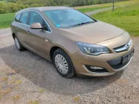 Second-hand Opel Astra 165 CP (121 kW) 2014 Maro Break