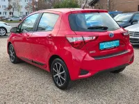 Gebraucht Toyota Yaris Team 101 PS (74 kW) 2018 Rot Limousine