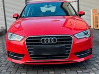 Gebraucht Audi A3 Ambiente 110 PS (80 kW) 2014 Rot Limousine