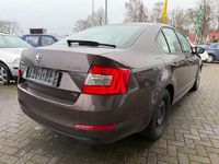 Gebraucht Skoda Octavia Ambition 105 PS (77 kW) 2013 Braun Limousine
