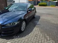 Gebraucht Jaguar XE Prestige 163 PS (119 kW) 2017 Blau Limousine