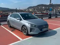 Gebraucht Hyundai Ioniq Premium 88 kW (120 PS) 2018 Grau Kleinwagen