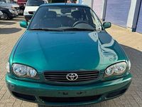 Usado Toyota Corolla 97 HP (71 kW) 2001 Verde Sedan