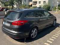 Gebraucht Ford Focus Titanium 125 PS (91 kW) 2018 Grau Kombi