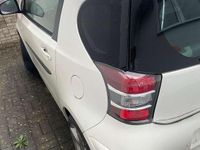 Gebraucht Toyota iQ 98 PS (72 kW) 2011 Weiß Kleinwagen