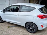 Gebraucht Ford Fiesta Trend 71 PS (52 kW) 2018 Weiß Kleinwagen