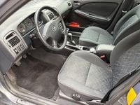 Gebraucht Toyota Avensis Style 129 PS (94 kW) 2002 Grau Kombi