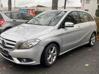Używany Mercedes B200 156 KM (114 kW) 2012 Srebrny Minivan