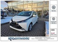 Gebraucht Toyota Aygo X-play 69 PS (50 kW) 2017 Weiß Kleinwagen