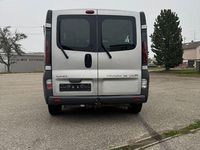 Usata Opel Vivaro 101 CV (74 kW) 2004 Argento Monovolume