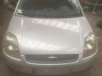 Gebraucht Ford Fiesta 60 PS (44 kW) 2006 Grau Kleinwagen