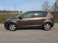 Gebraucht Renault Scénic III Dynamique 131 PS (96 kW) 2011 Braun Van / Kleinbus