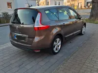 Gebraucht Renault Scénic III 130 PS (95 kW) 2013 Braun Van / Kleinbus