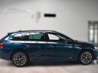 Gebraucht Skoda Octavia Clever 116 PS (85 kW) 2022 Blau metallic Kombi