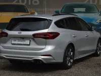 Gebraucht Ford Focus ST-Line X 155 PS (114 kW) 2025 Polarsilbermetallic Kombi