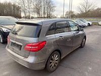 Gebraucht Mercedes B180 109 PS (80 kW) 2015 Grau Van / Kleinbus