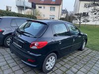 Gebraucht Peugeot 206+ 73 PS (53 kW) 2011 Grau Kleinwagen