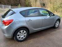 Gebraucht Opel Astra 140 PS (102 kW) 2012 Silber Limousine