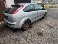 Usata Ford Focus 101 CV (74 kW) 2006 Argento Berlina