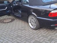 Gebraucht BMW 318 142 PS (104 kW) 2004 Schwarz Cabrio