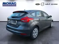 Używany Ford Focus Trend 101 KM (74 kW) 2018 Szary Sedan/Limuzyna