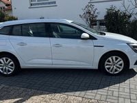 Gebraucht Renault Megane E-Tech 158 PS (116 kW) 2021 Weiß Kombi