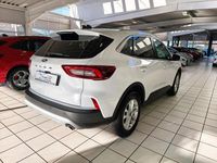 Gebraucht Ford Kuga Titanium 186 PS (136 kW) 2024 Frozen white SUV