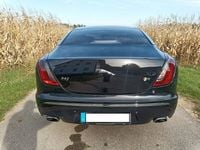 Käytetty Jaguar XJ 300 HP (220 kW) 2011 Musta Sedan