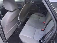 Gebraucht Ford Focus 105 PS (77 kW) 2006 Blau Kleinwagen