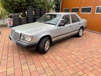 Gebraucht Mercedes E260 160 PS (117 kW) 1987 Silber Limousine