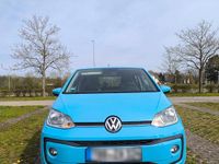 Second-hand VW up! 60 CP (44 kW) 2018 Albastru Hatchback