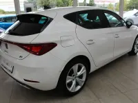 Gebraucht Seat Leon FR 131 PS (96 kW) 2022 Weiß Limousine