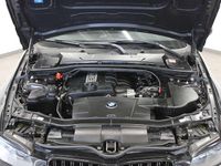 Gebraucht BMW 318 143 PS (105 kW) 2012 Black sapphire metallic Coupé