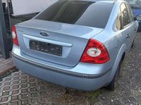 Occasion Ford Focus Trend 101 ch (74 kW) 2005 Bleue Berline