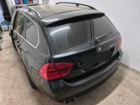 Gebraucht BMW 325 218 PS (160 kW) 2006 Schwarz Kombi