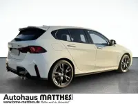 Gebraucht BMW M135 M Sport 301 PS (221 kW) 2024 Weiss Kleinwagen