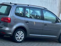 Gebraucht VW Touran Trendline 140 PS (102 kW) 2011 Grau Van / Kleinbus