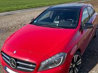 Gebraucht Mercedes A180 122 PS (89 kW) 2015 Rot Limousine
