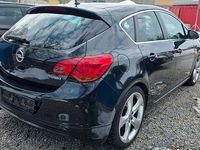 Gebraucht Opel Astra Design Edition 140 PS (102 kW) 2011 Braun Limousine