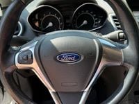 Gebraucht Ford Fiesta Trend 101 PS (74 kW) 2017 Weiß Limousine